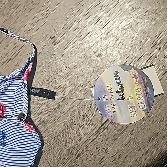 Bebop NWT Floral Romper Size Large - Picture 7 of 10